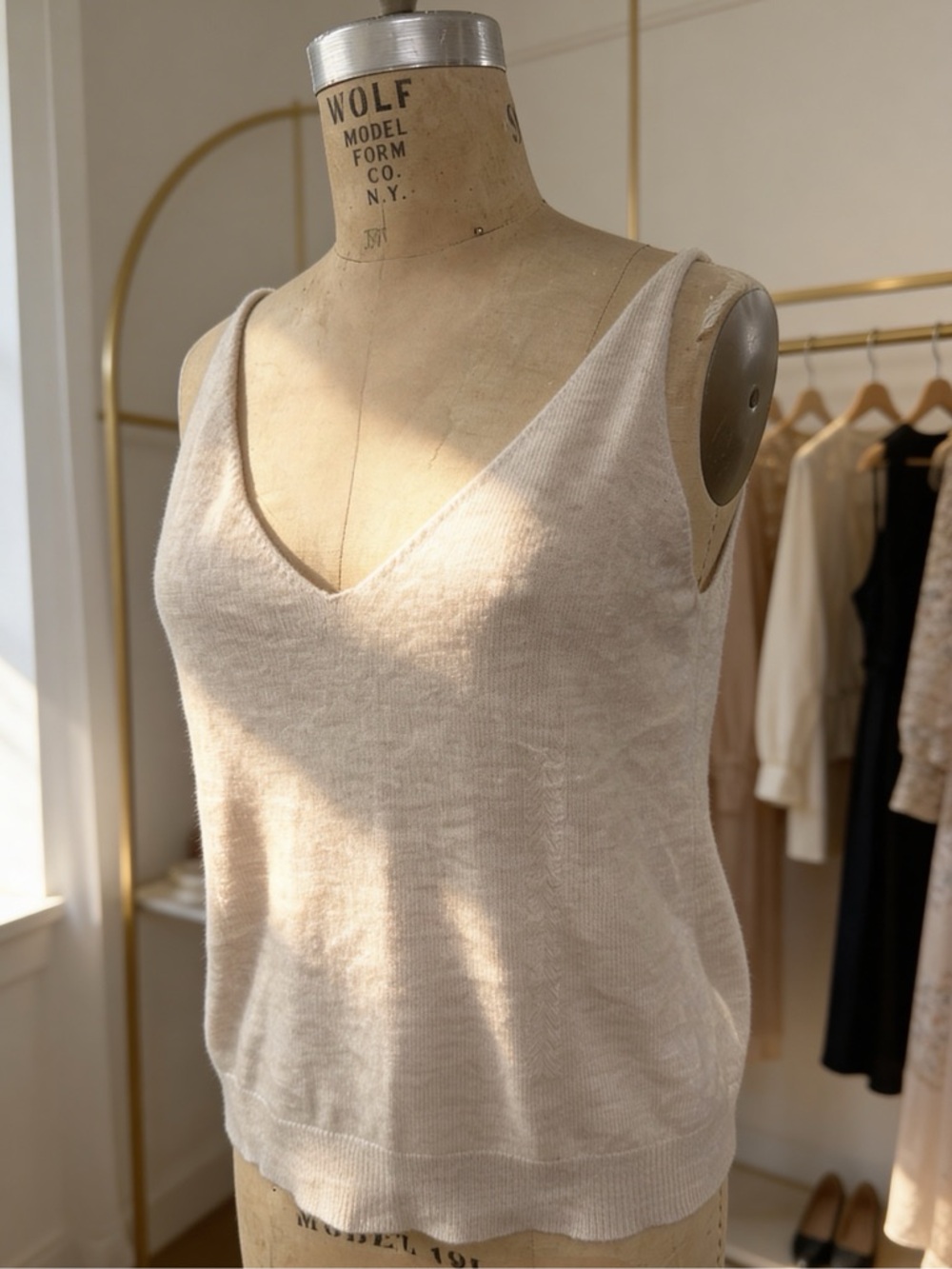 Club Monaco 100% Cashmere Tank Oat Color size L - Picture 9 of 9
